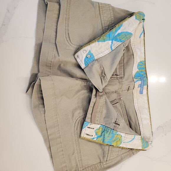 Smart Set Khaki Shorts - Picture 3 of 8